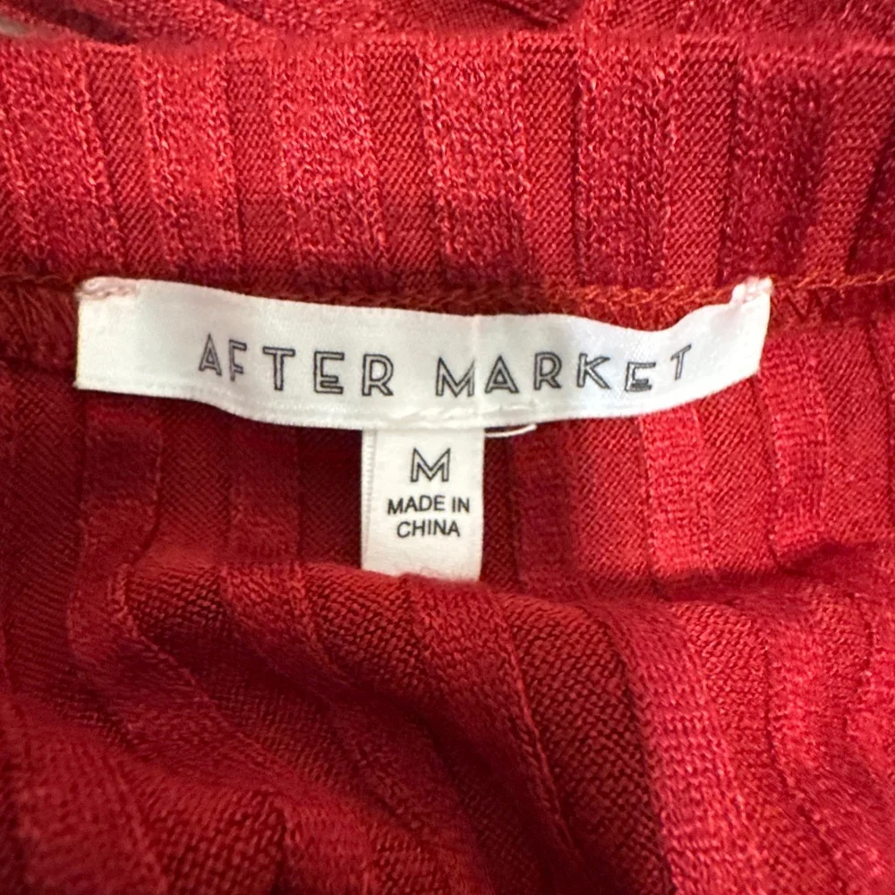 NWOT After Market Burgundy Ribbed Pencil Skirt - Picture 3 of 4